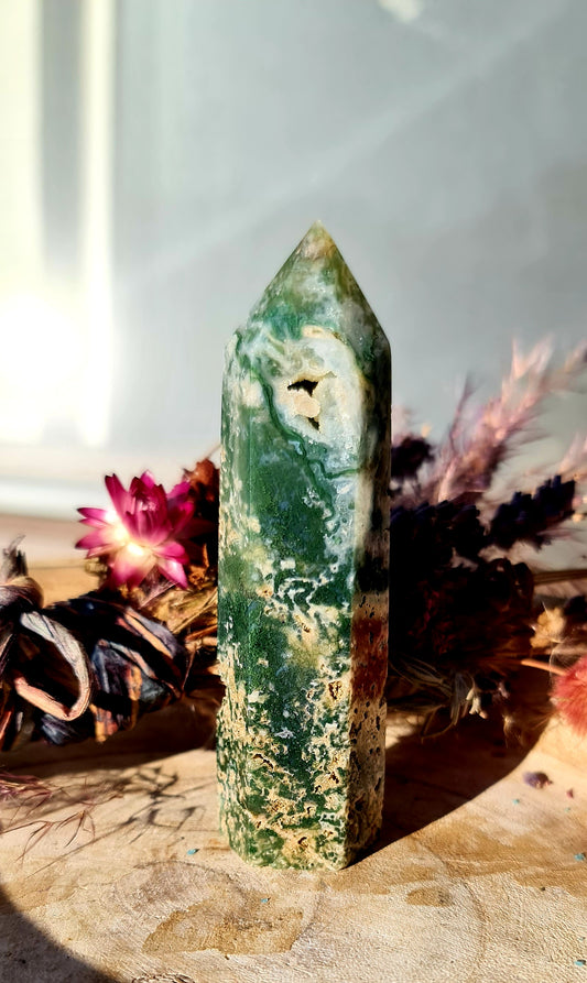 Moss agate point
