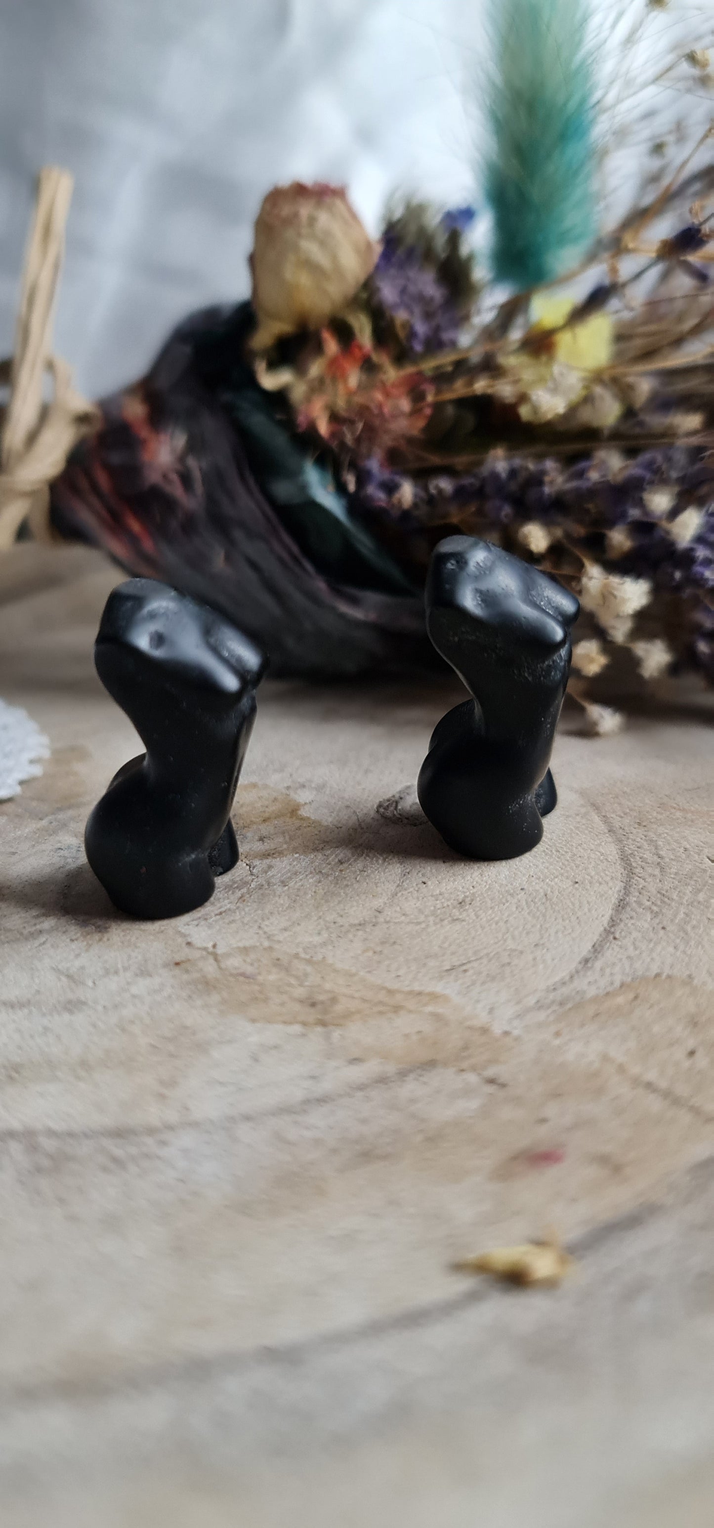 Obsidian body mini carvings