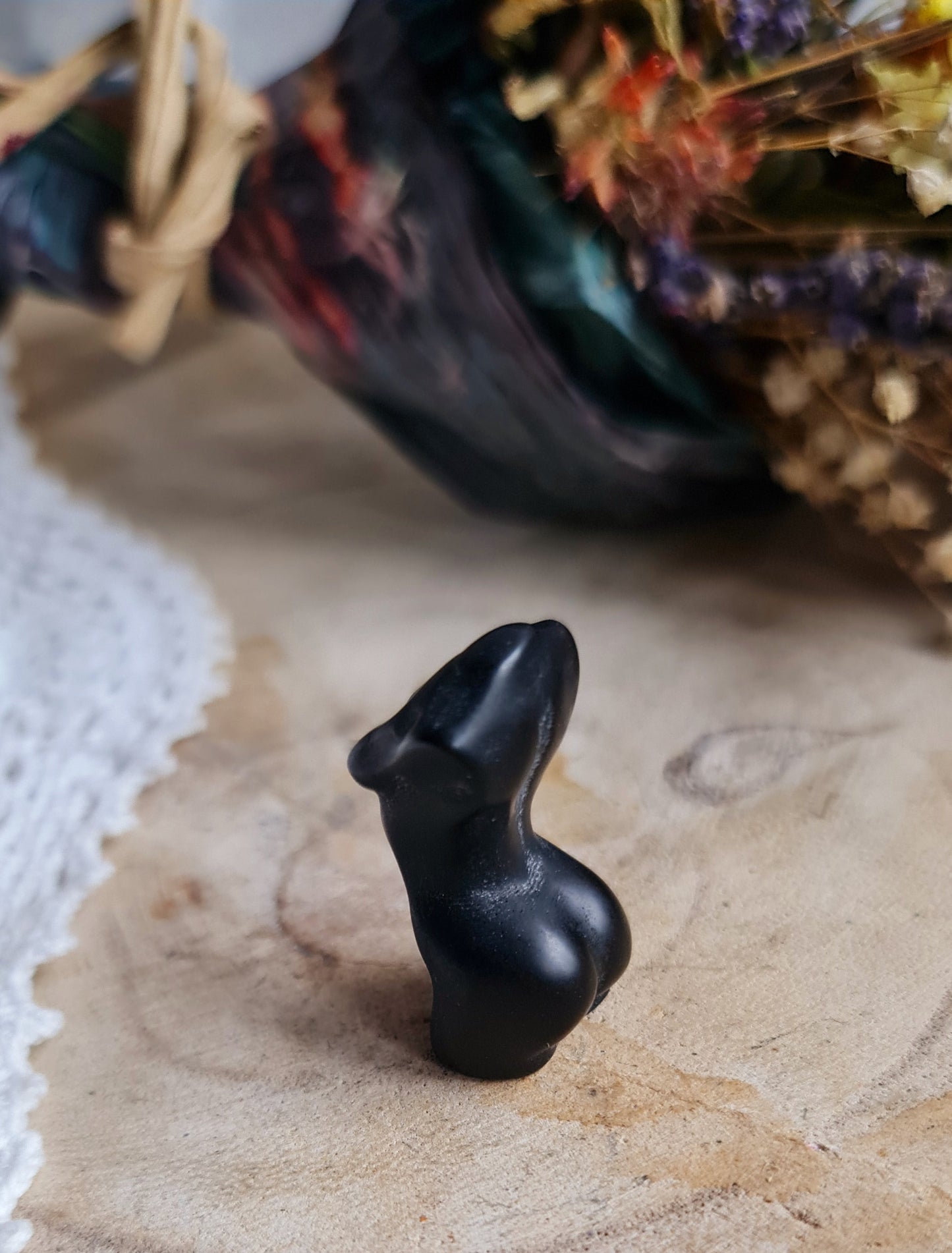 Obsidian body mini carvings